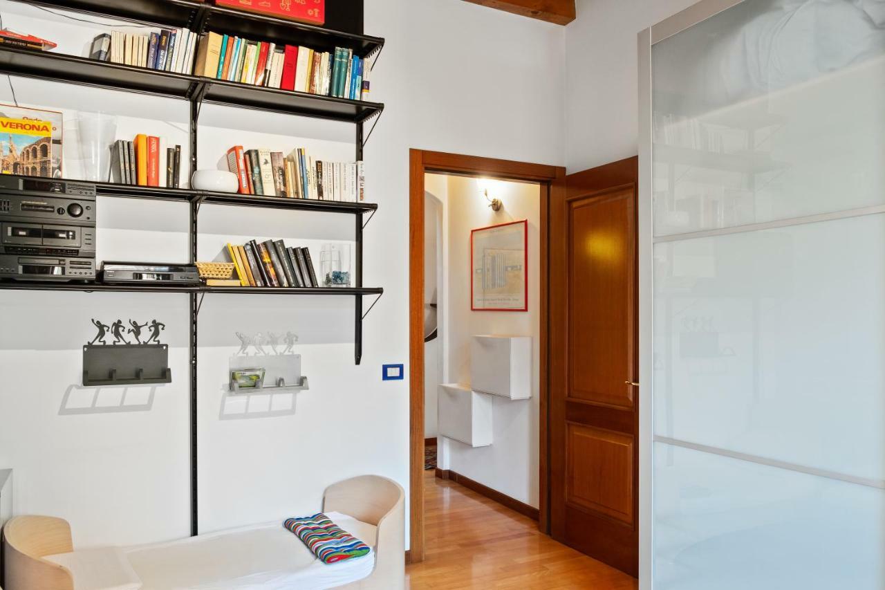 Porta Vescovo Colourful Flat Appartamento Verona