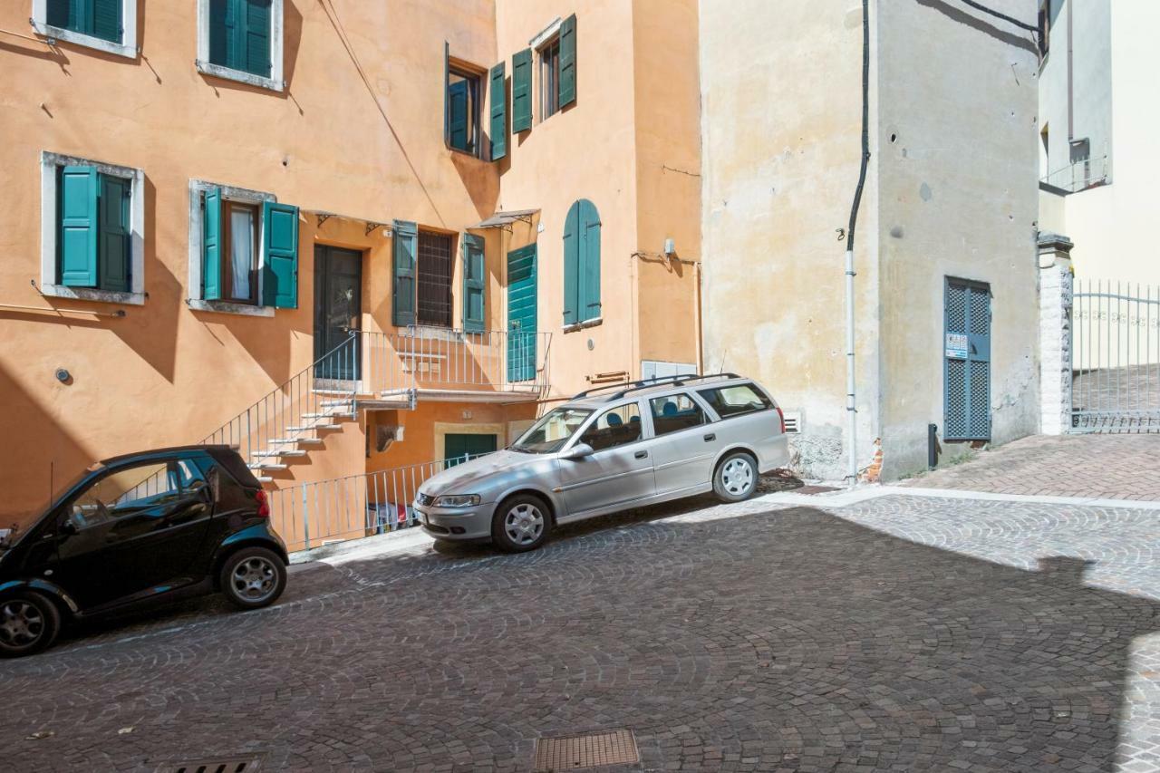 Porta Vescovo Colourful Flat Verona
